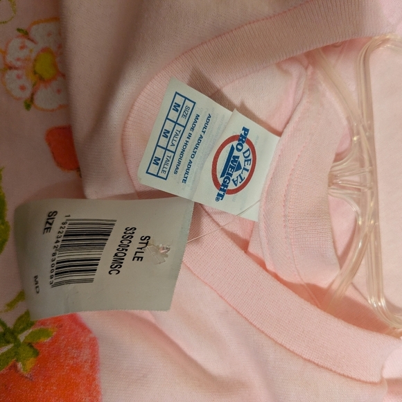 Strawberry shortcake Pink Graphic T-Shirt - Naturally Sweet nwt size medium - Picture 10 of 11